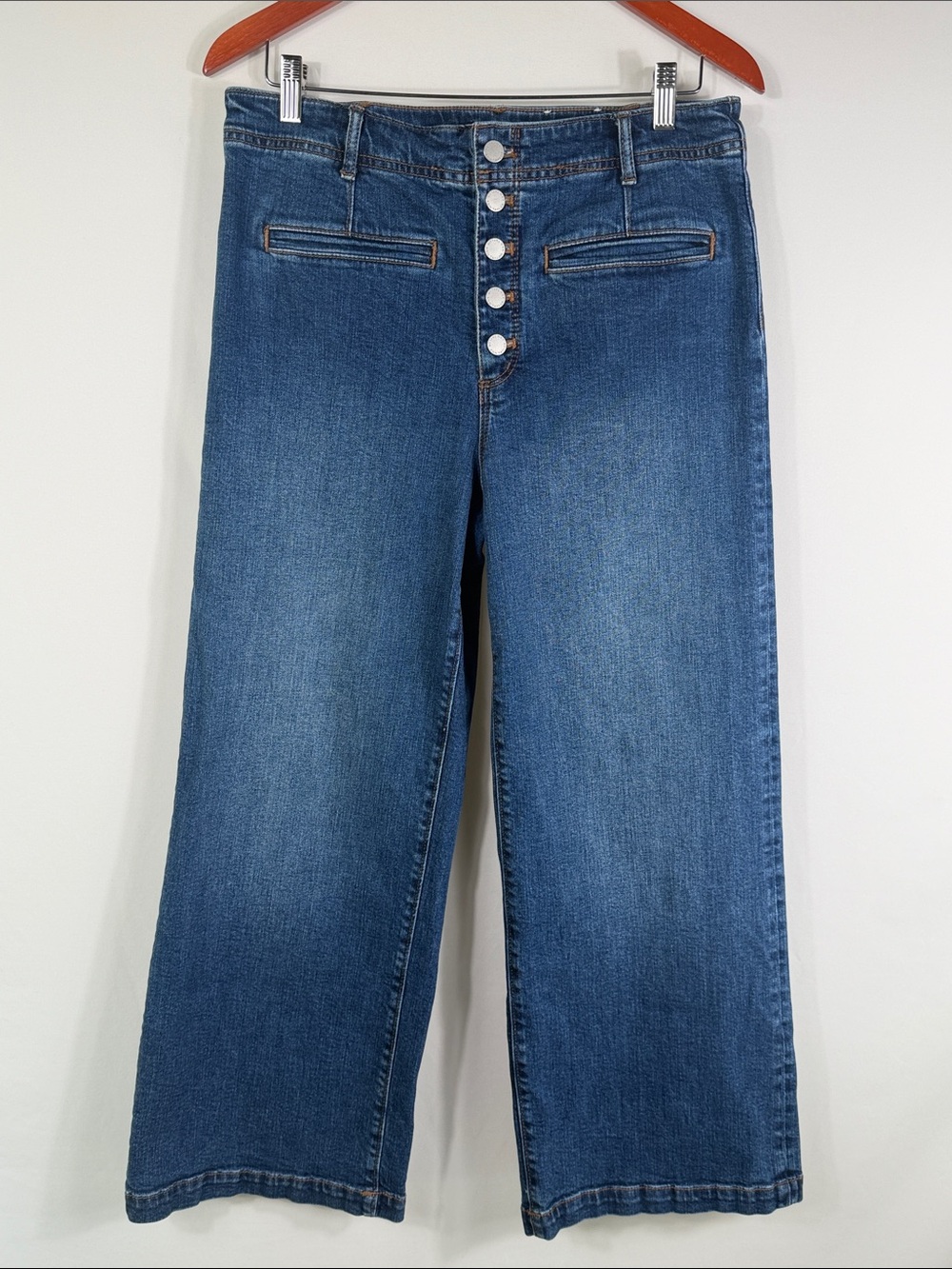 Ann Taylor Wide Leg High Rise Button-Fly Jeans. Womens Size 10. Inseam 27”